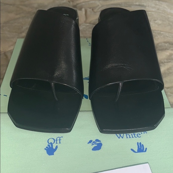 Off-White™  Hexnut Leather Metallic-Heel Thong Sandals - Picture 8 of 15